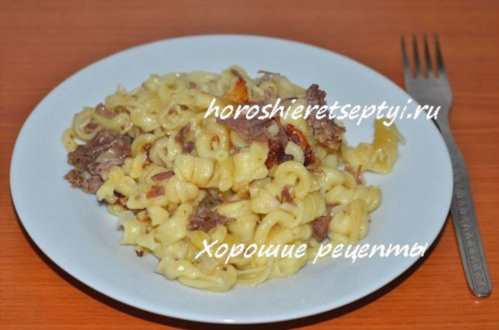 Макарони з тушонкою в мультиварці